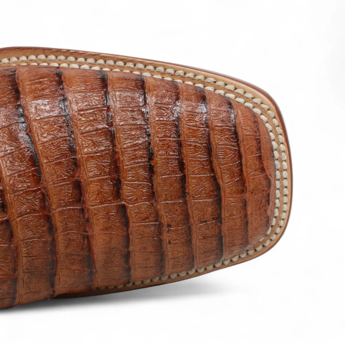 Botines Hombre de Cuero Grabado Caiman Panza Punta Cuadrada Color Cognac-Tanner Mark Boots - Imagen 7
