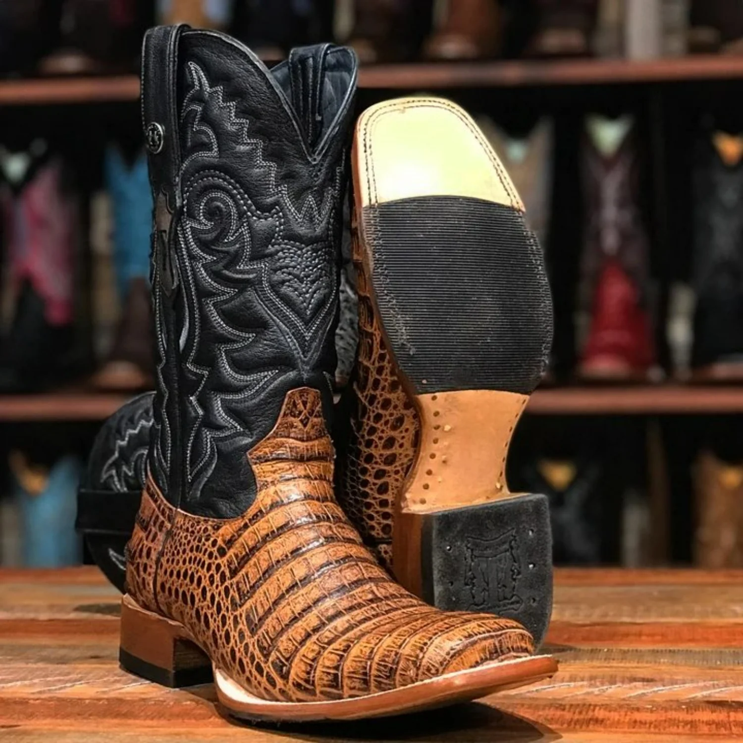 Tanner Mark Men's Hudson Print Caiman Belly Square Toe Boots Cognac - Imagen 3