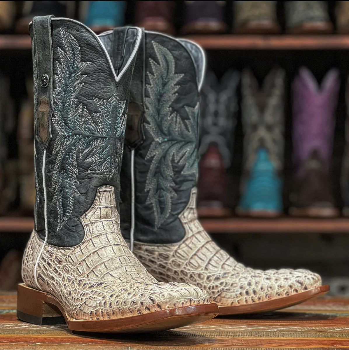 Tanner Mark Men's Print Caiman Hornback Square Toe Boots Natural TM205573 - Imagen 2