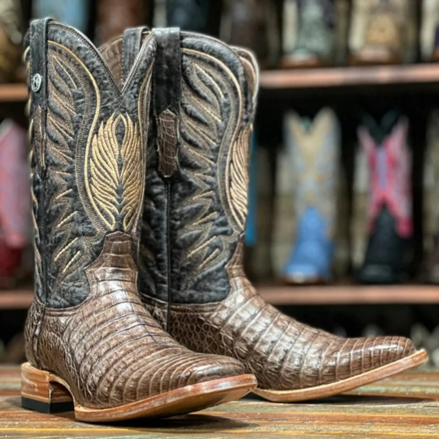 Tanner Mark Men's Shawnee Genuine Caiman Belly Square Toe Boots Brown TMX200356 - Imagen 2