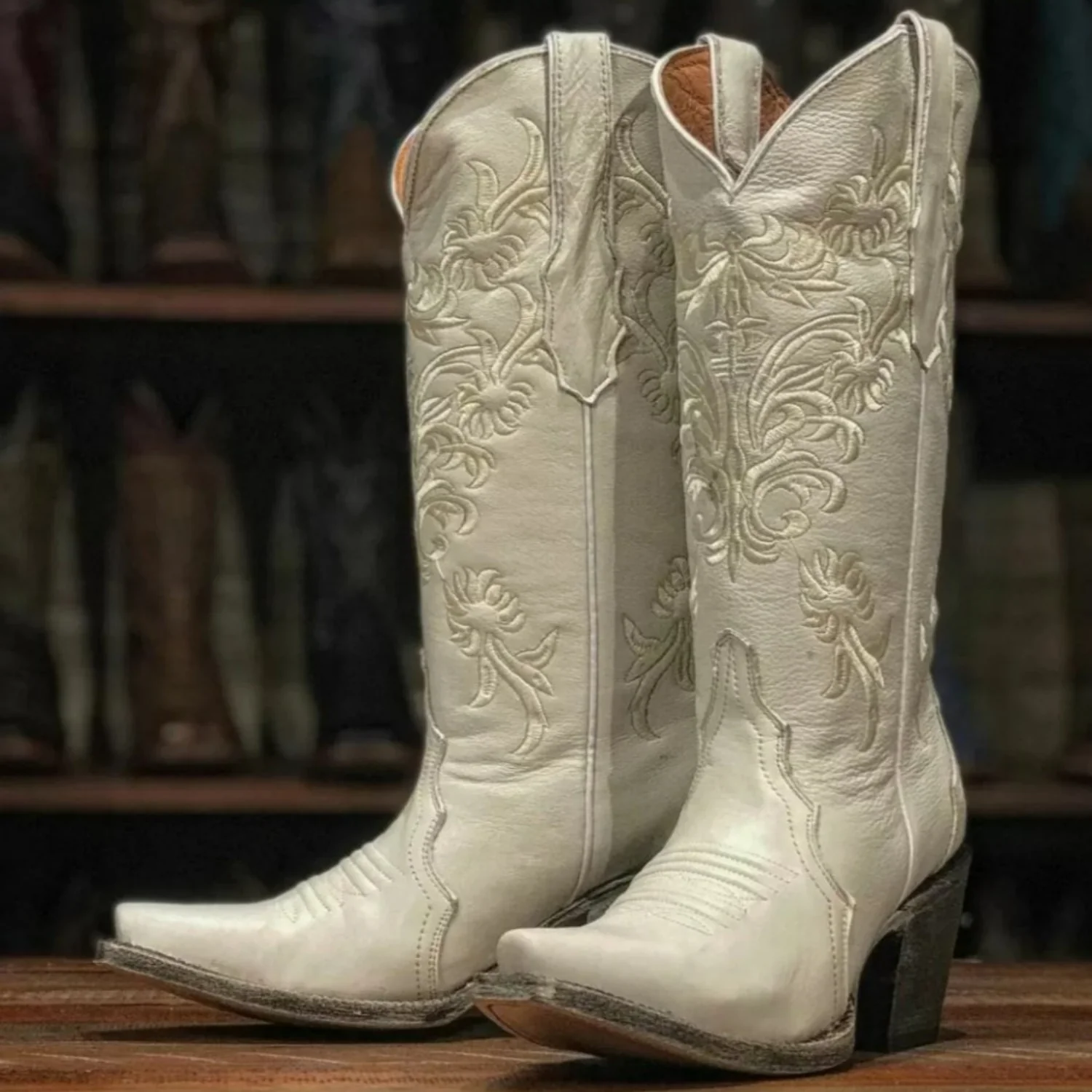 Tanner Mark Women's Leah Snip Toe Leather Boots White - Imagen 3