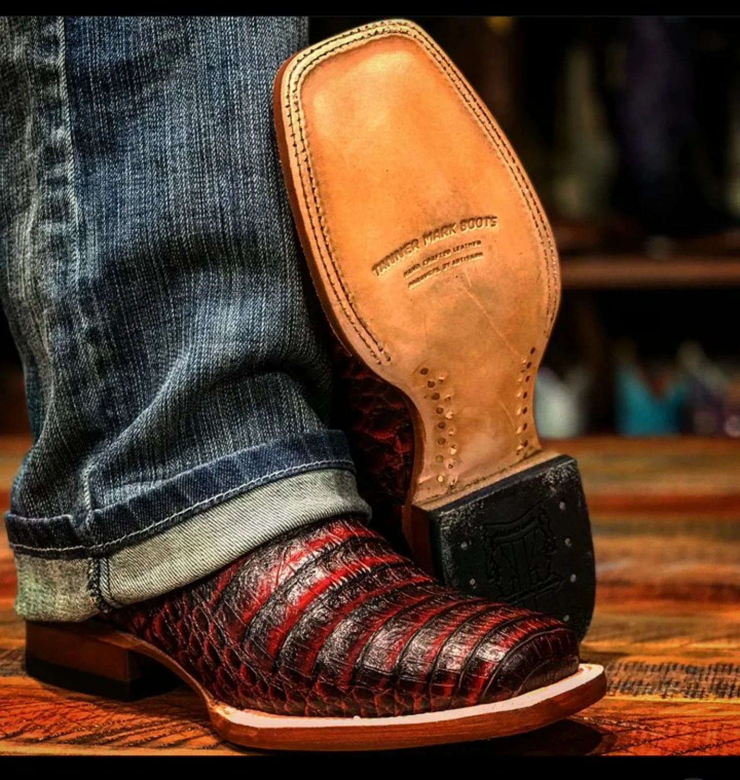 Tanner Mark Women's 'Scarlet' Print Caiman Belly Square Toe Boots Burgundy - Imagen 3